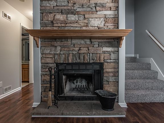3rd image of 308 Deerpoint Dr #308