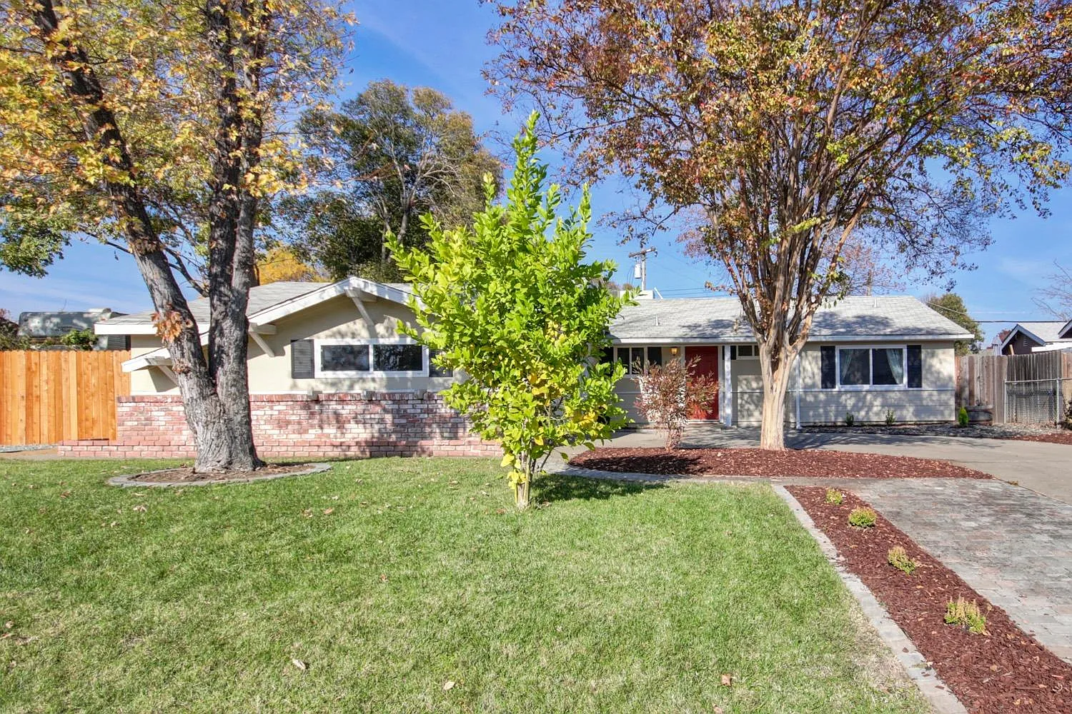 6415 Outlook Dr photo 1