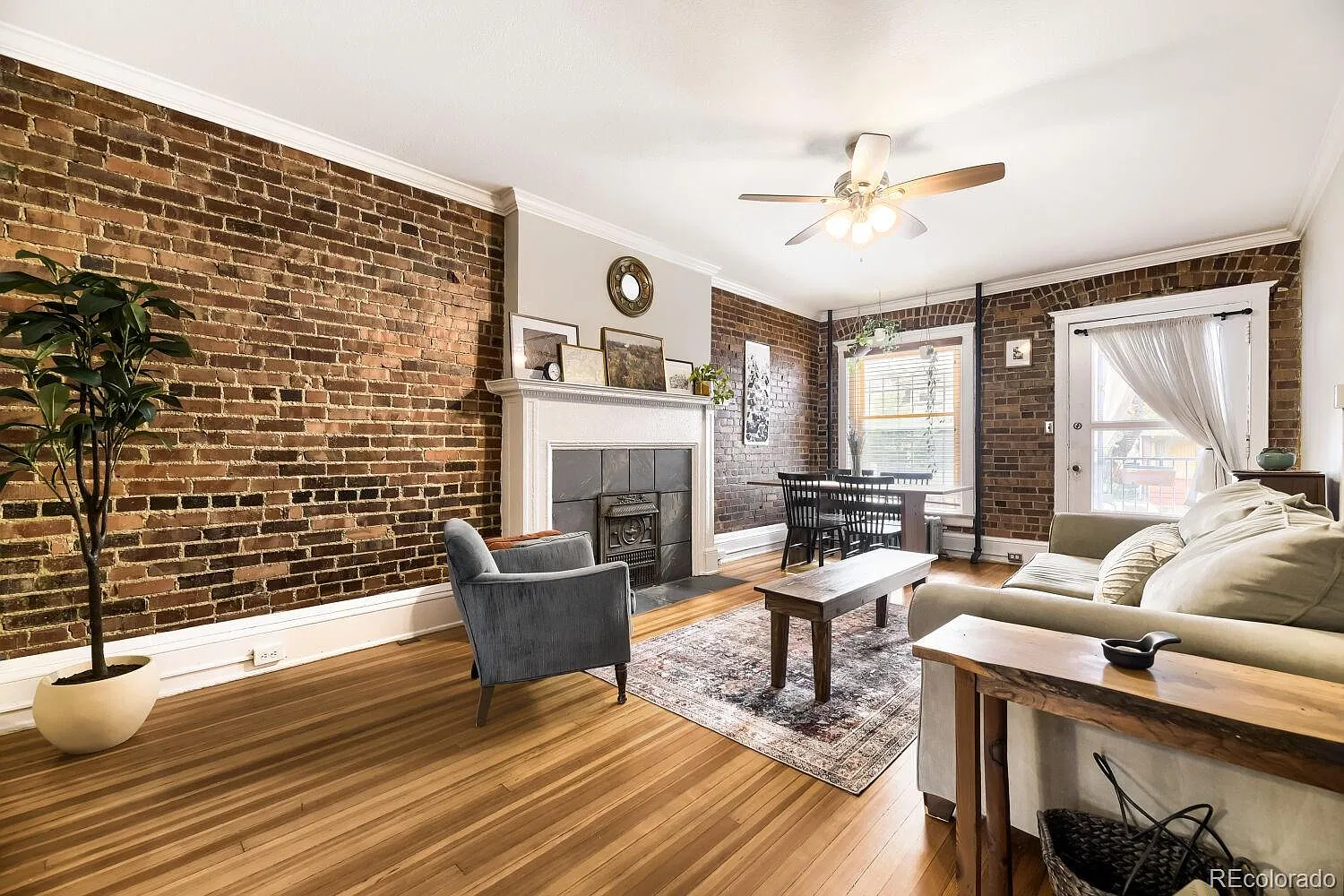 2 bed, 1.0 bath, 970 sqft, $2,350 — Photo 2
