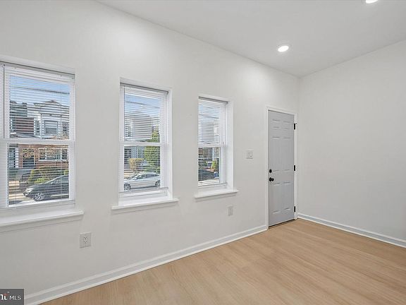 3rd image of 5539 Pine St