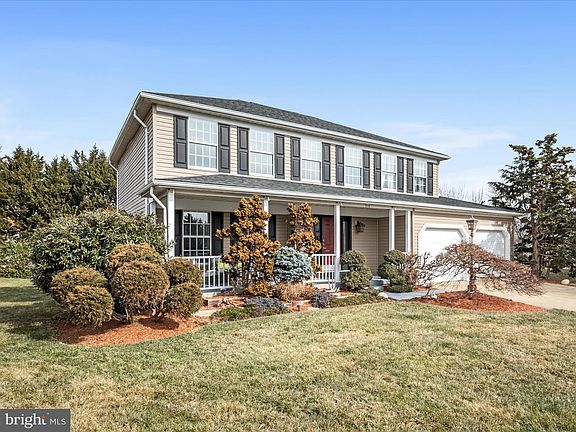 3rd image of 113 Dinwiddie Ct