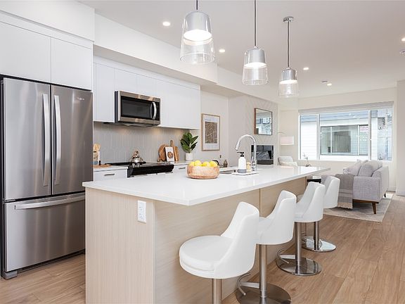 3rd image of 1225 Findlay Rd #12