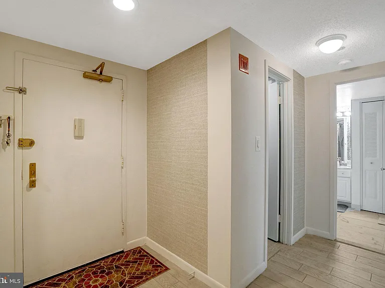 3709 S George Mason Dr #415-E — Photo 3