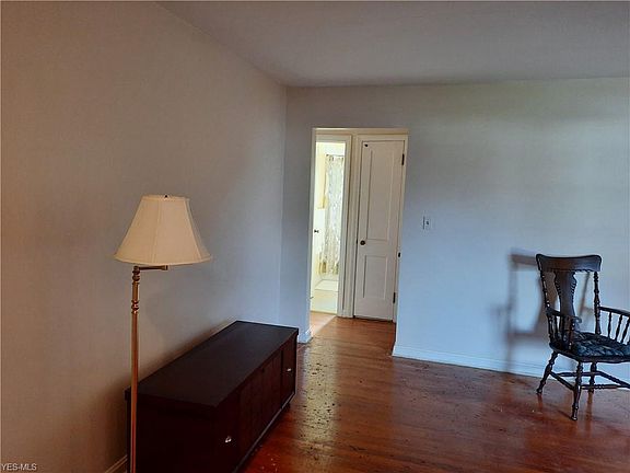 5th image of 202 Davenport Cir