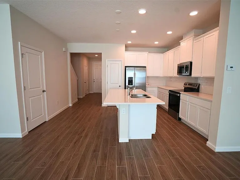 14819 Harvest St — Photo 7