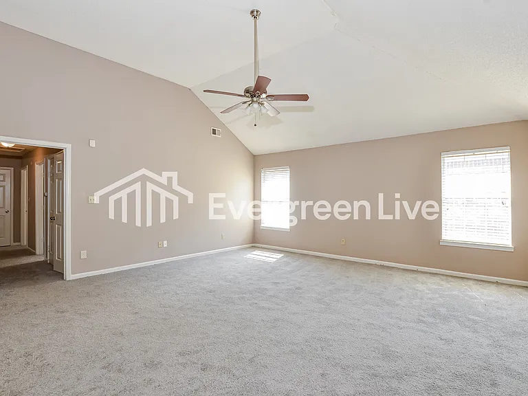 5944 Wagon Hill Rd E — Photo 4
