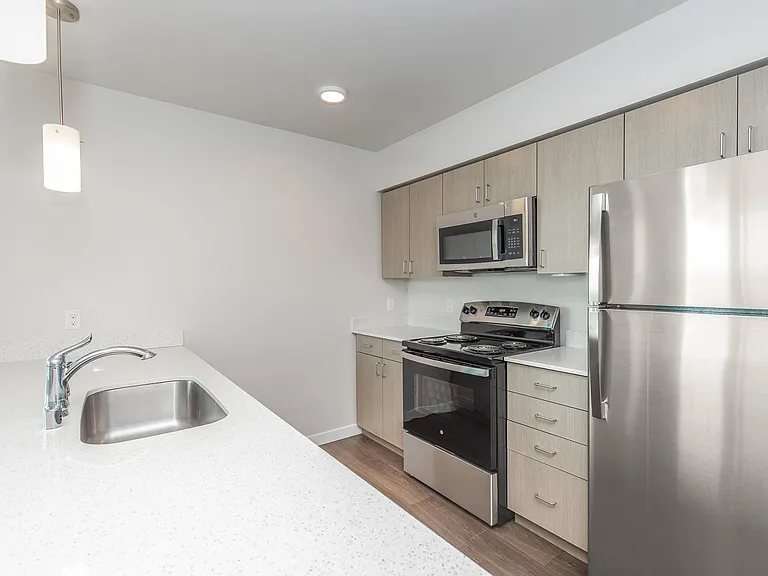 Linden Flats — Photo 95