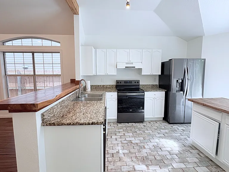 1660 Prescott Cir — Photo 27