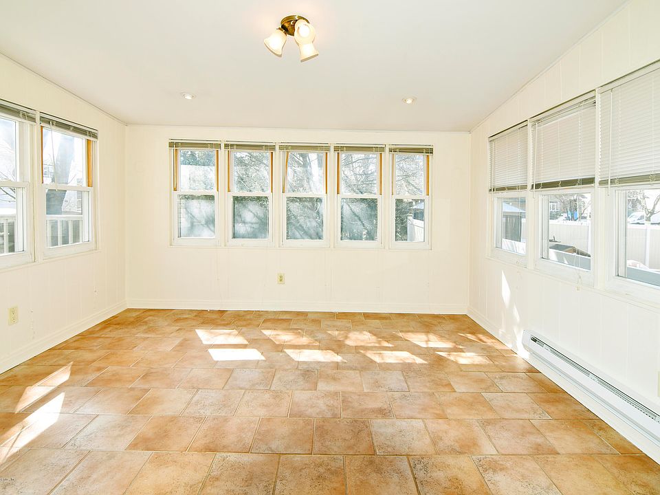 1st image of 266 Atlantic Ave #1