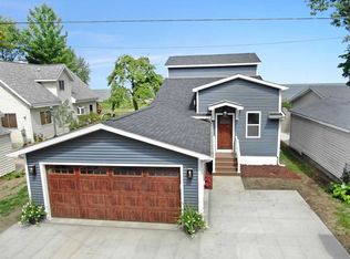 31 Bay Shore Dr, Bay City, MI