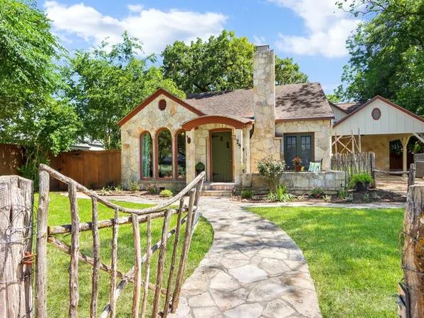 129 E Evergreen St, Boerne, TX 78006