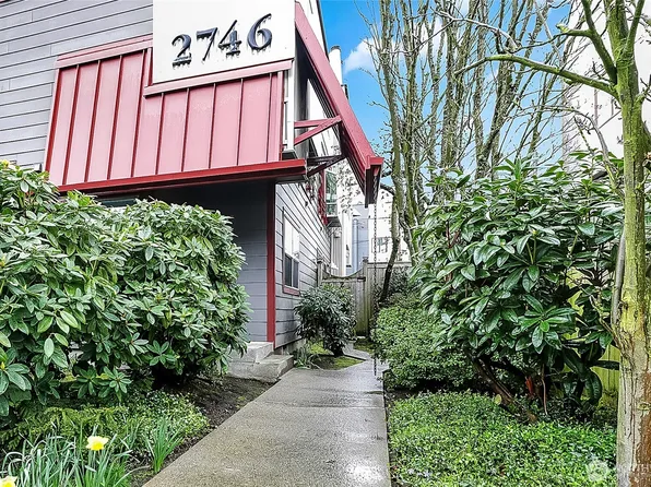 2746 60th Avenue SW #2, Seattle, WA 98116