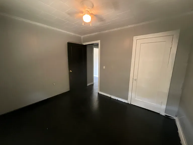 1003 S Main St — Photo 4