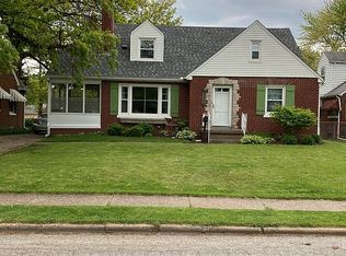 3309 Middle Rd, Davenport, IA 52803