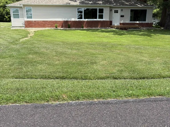 2211 E Walnut St, Columbia, MO 65201