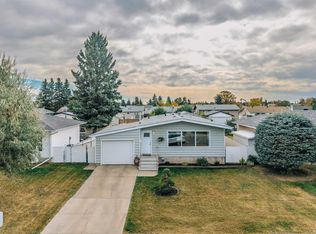 7811 148th Ave NW, Edmonton, AB T5C 2T8
