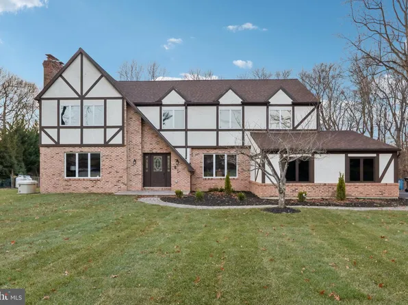 923 Hunt Dr, Yardley, PA 19067