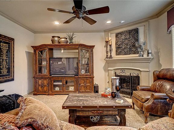 4th image of 2225 Frosted Willow Ln