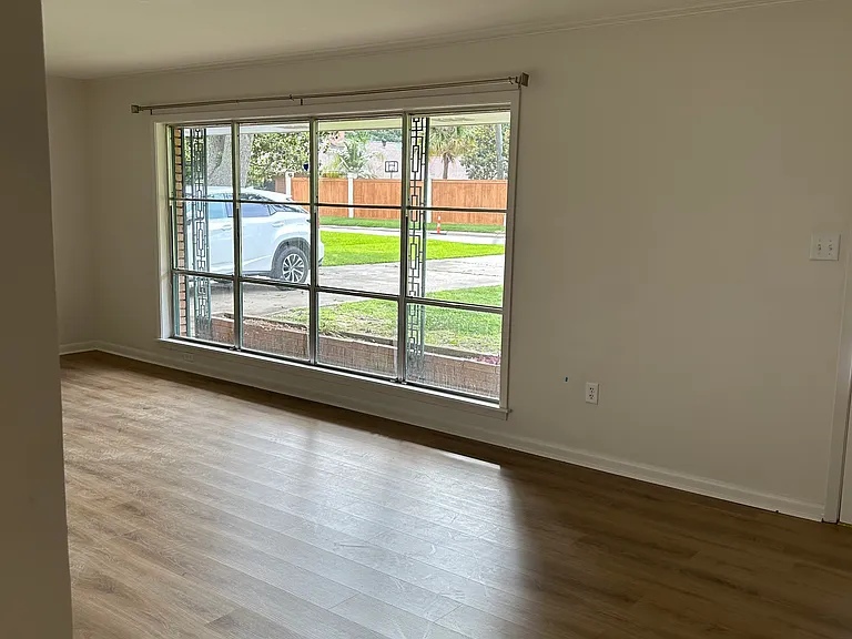 223 Stephanie Ave — Photo 15