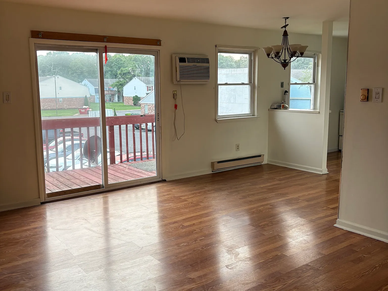 2 bed, 990 sqft, $1,900 — Photo 2