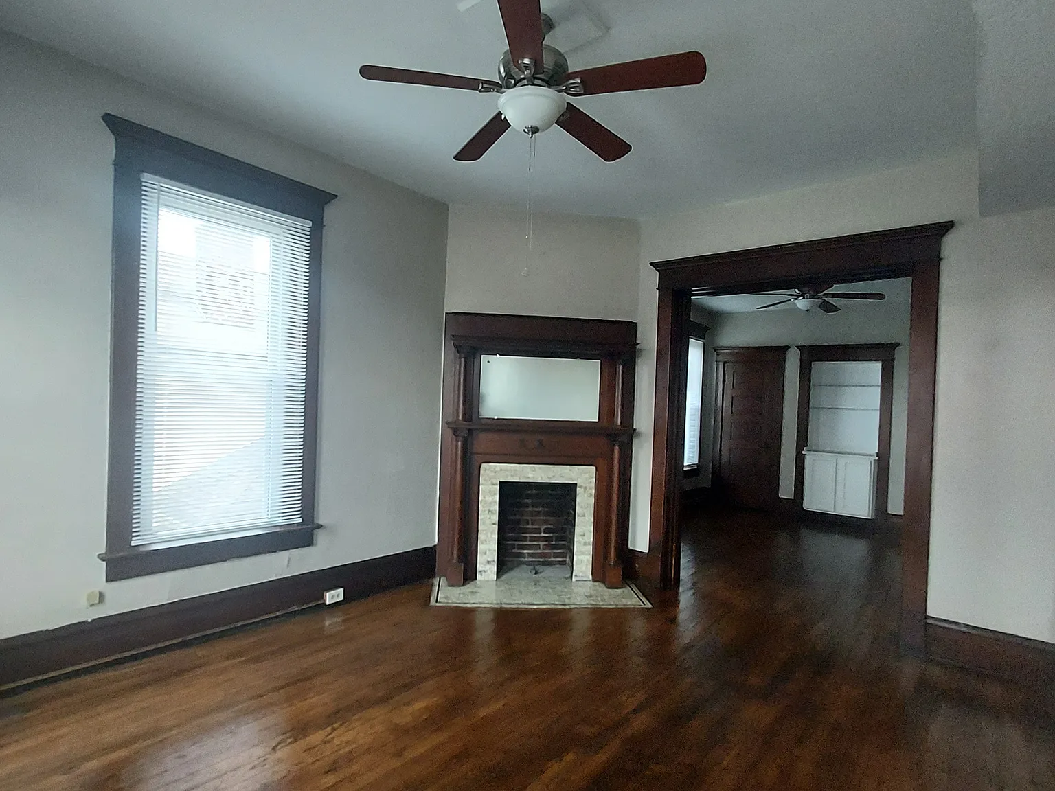 2 Bedroom, 1 Bathroom Apartment — Photo 2