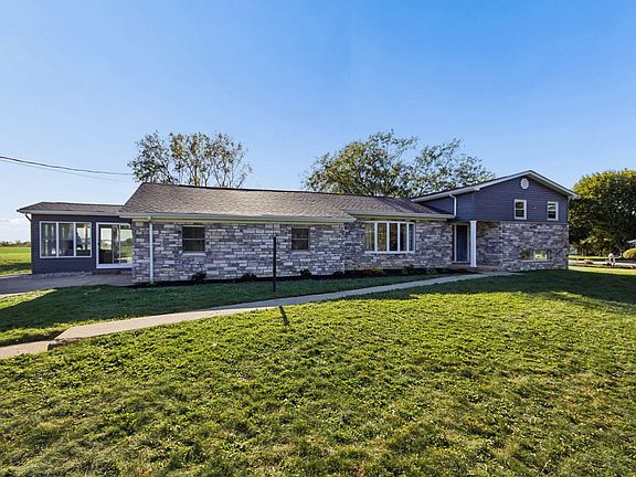 2nd image of 1144 Spring Valley Rd