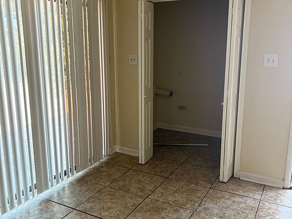 4th image of 209 Harold St