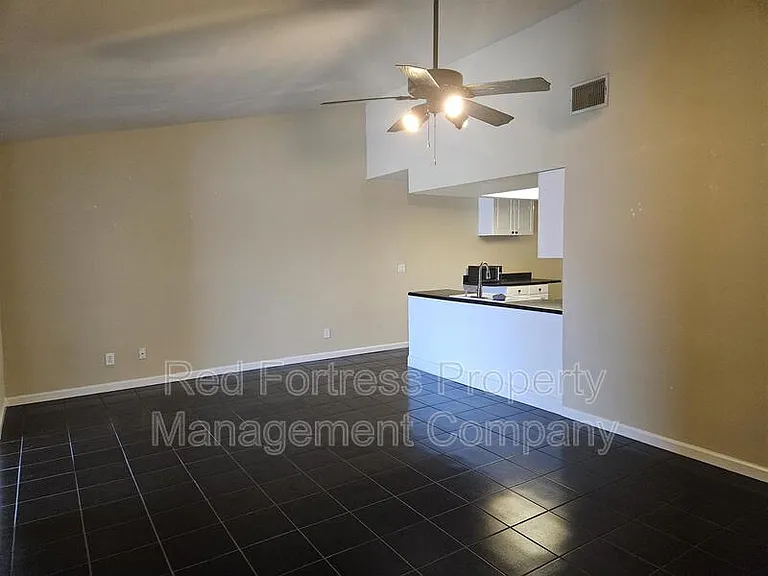 4114 Skyline Blvd #B — Photo 6