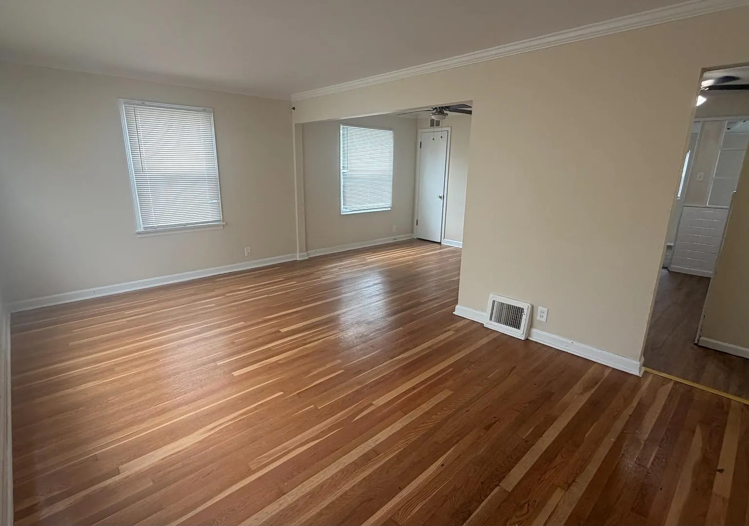 1410 Akron Dr — Photo 2