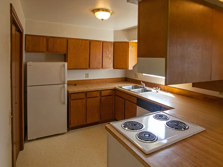 2116 Mill Ave — Photo 4