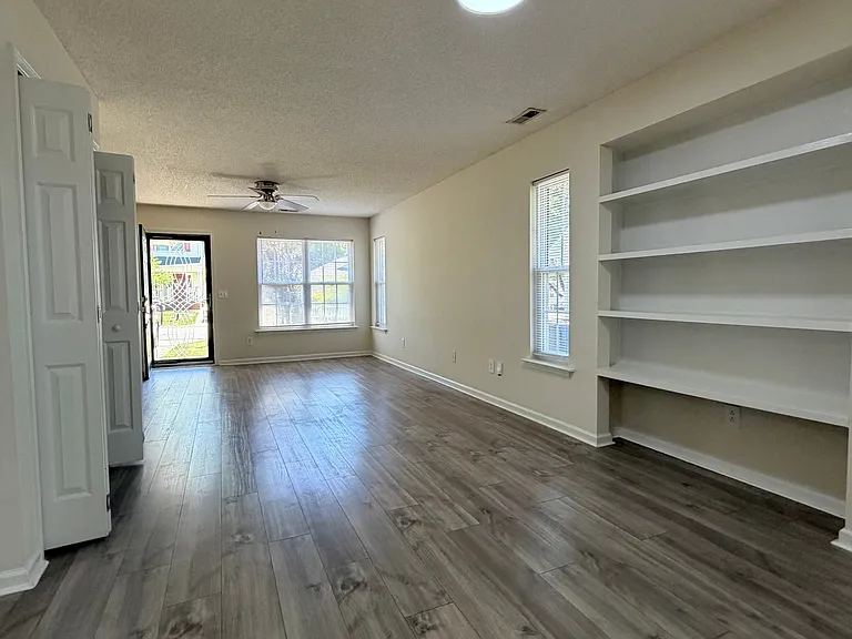 4832 Lighthouse Ct — Photo 28