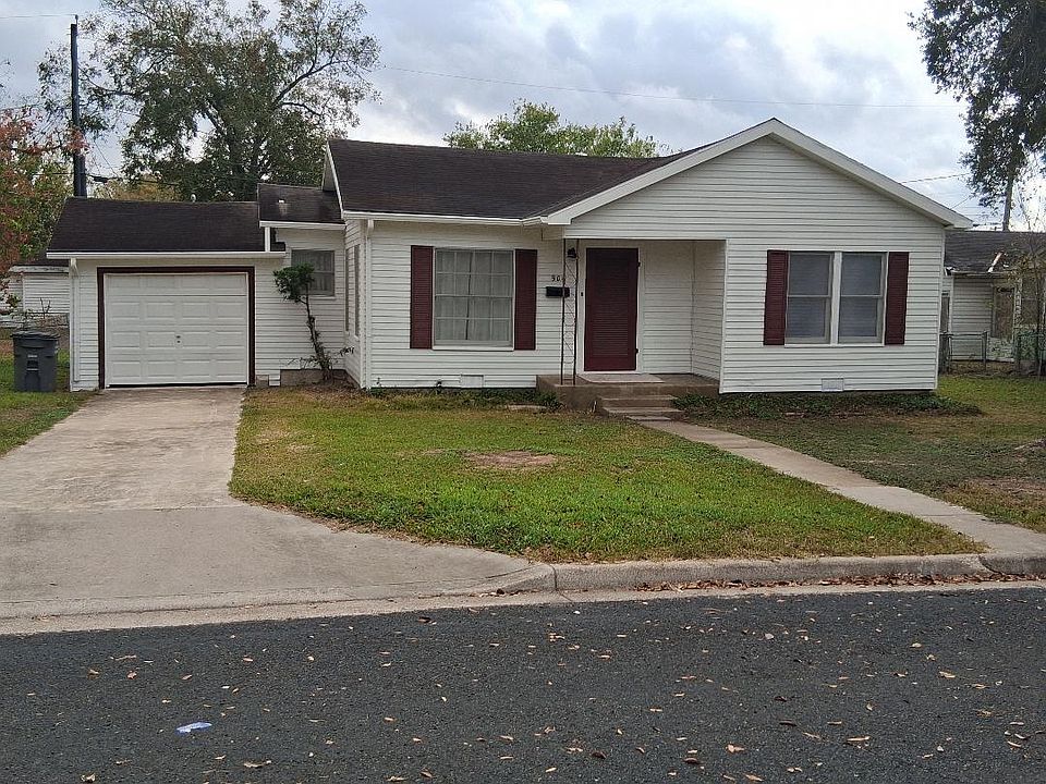 904 Alcoa is two houses down from the Lone Tree Dr which is the primary street serving the Caterpillar Plant, 6 minutes away