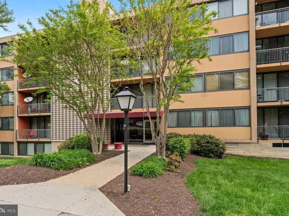4 S Van Dorn St APT 101, Alexandria, VA 22304
