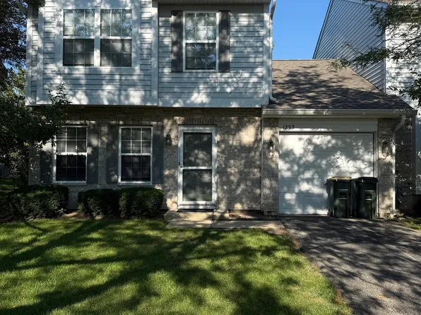 1233 N Split Oak Cir #64-1233B, Round Lake, IL 60073
