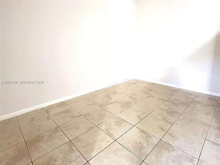 1011 Crystal Way #N — Photo 4