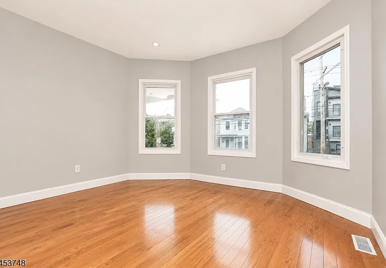 734 Summer Ave #1 — Photo 9