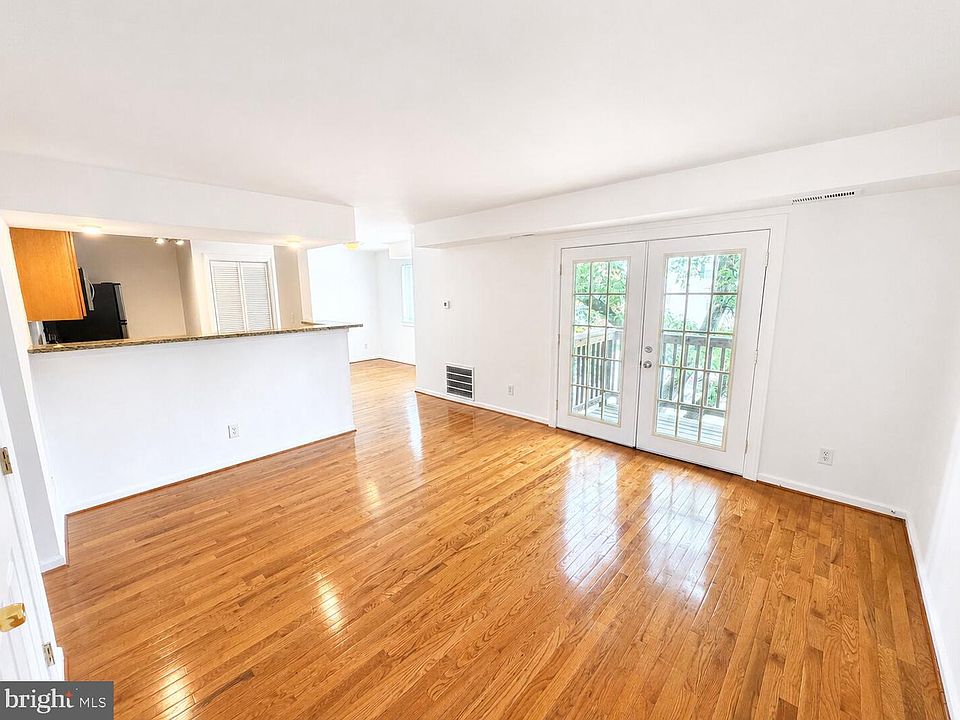 1st image of 2514 Markham Ln APT 3