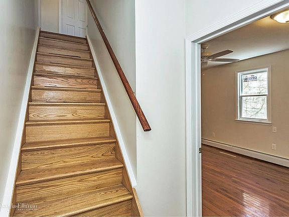 3rd image of 10655 160th St