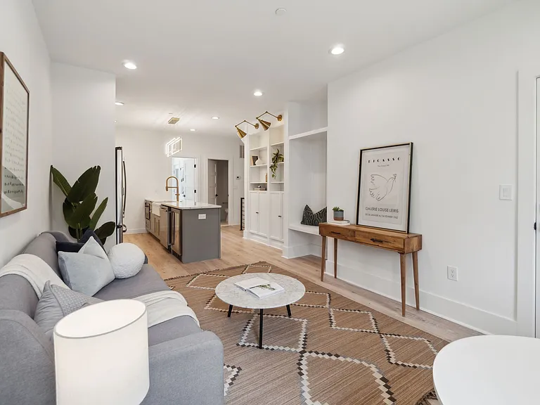 163 U St NE #1 — Photo 8