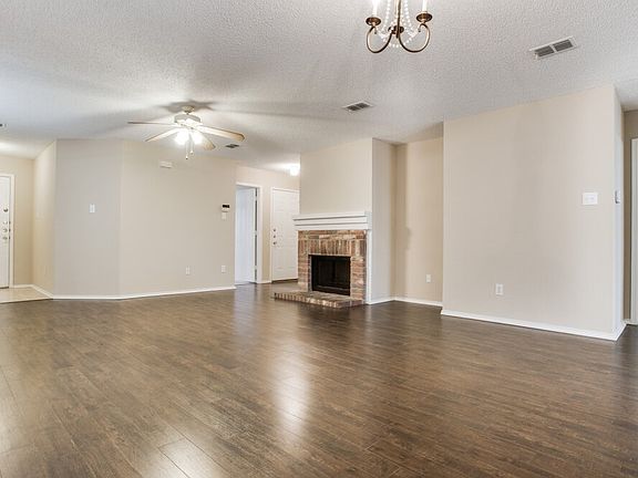 2nd image of 8712 Stonebriar Ln