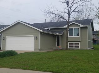 2325 SW Romar Rd, Topeka, KS 66614