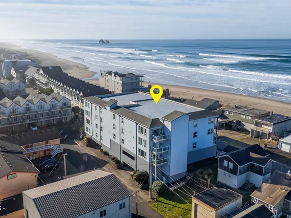 300 N Pacific St Unit 43, Rockaway Beach, OR 97136