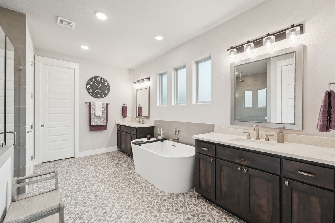 Red Mulberry Way-3004-041.jpg