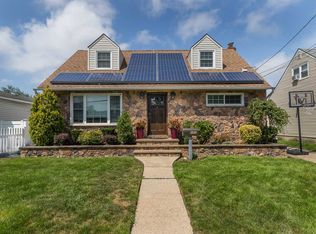 101 Campbell Ave, Oceanside, NY 11572