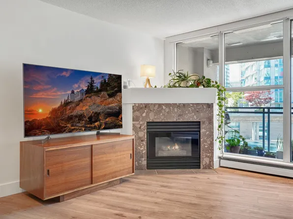 183 Keefer Pl #306, Vancouver, BC V6B 6B9