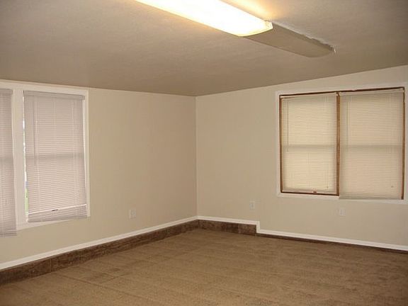 Spacious Carpeted Family Room