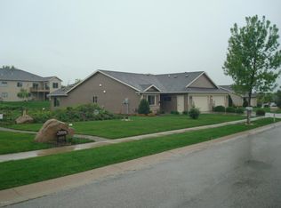 932 Southern Ridge Dr SW, Rochester, MN 55902