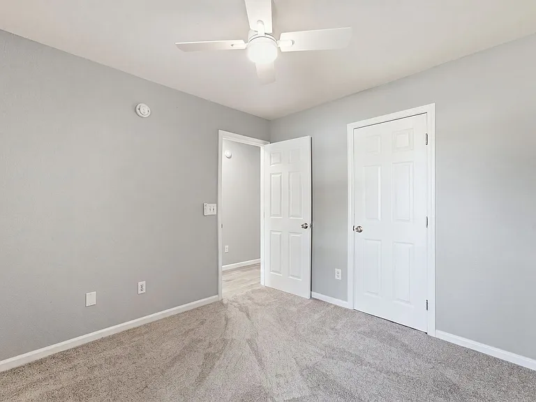 203 Green Acres St — Photo 10