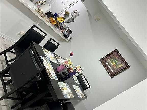 4th image of 811 E Valle Vista Ave