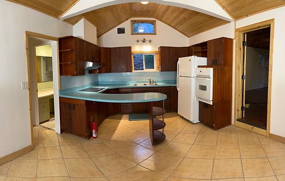 5th image of 1417 Old Topanga Canyon Rd #3